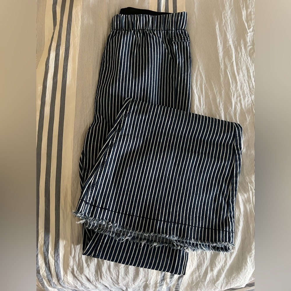 Altar’d State Livingston Flare Pants! Size small.